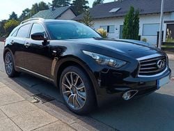 Schwarz Gebraucht 2013 Infiniti QX70 Premium SUV | 22.200 € (Teuer)