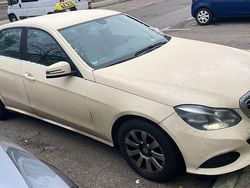 Gelb Gebraucht 2016 Mercedes E200 Limousine | 4.750 € (Fairer Preis)