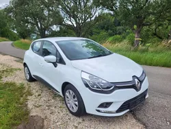 Gletscherweiss Gebraucht 2017 Renault Clio IV LIMITED Kleinwagen | 9.999 € (Fairer Preis)