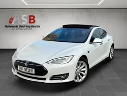 Weiß Gebraucht 2016 Tesla Model S Limousine | 38.499 €