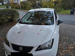 Weiß Gebraucht 2015 Seat Ibiza Kleinwagen | 3.650 € (Fairer Preis)