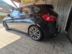 Schwarz Gebraucht 2016 BMW 218 Active Tourer Advantage Van / Kleinbus | 10.800 € (Guter Preis)