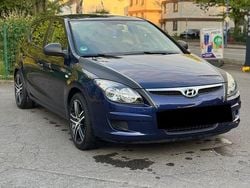 Blau Gebraucht 2009 Hyundai i30 Kleinwagen | 2.000 € (Guter Preis)