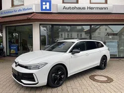 Weiß Neu 2025 VW Passat R-line Kombi | 47.990 € (Superpreis)
