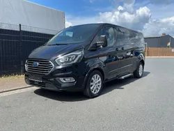 Schwarz Gebraucht 2019 Ford Tourneo Custom Titanium Van / Kleinbus | 23.000 €