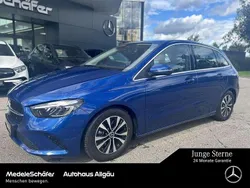 Lack spektralblau Gebraucht 2025 Mercedes B200 Progressive Van / Kleinbus | 34.980 € (Fairer Preis)