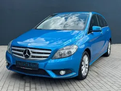 Blau Gebraucht 2013 Mercedes B180 Edition Van / Kleinbus | 9.290 € (Fairer Preis)