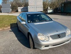Grau Gebraucht 2004 Mercedes C220 Elegance Limousine | 1.000 €