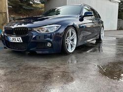 Blau Gebraucht 2016 BMW 330 M Sport Kombi | 22.500 €