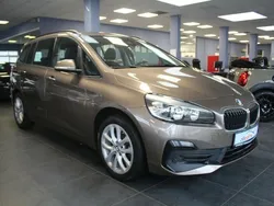 Beige (jucarobeige metallic) Gebraucht 2019 BMW 218 Gran Tourer Advantage Van / Kleinbus | 16.980 € (Fairer Preis)
