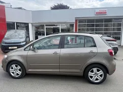 Beige Gebraucht 2009 VW Golf Plus Cross Comfortline Van / Kleinbus | 3.900 € (Fairer Preis)
