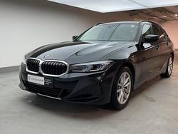 Saphirschwarz Gebraucht 2025 BMW 318 Efficient Dynamics Kombi | 34.749 € (Fairer Preis)