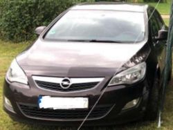 Braun Gebraucht 2012 Opel Astra Limousine | 4.900 € (Etwas zu teuer)