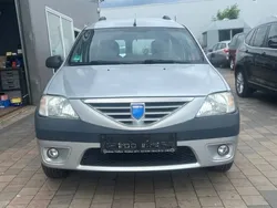 Grau Gebraucht 2007 Dacia Logan MCV Lauréate Kombi | 2.790 € (Etwas zu teuer)