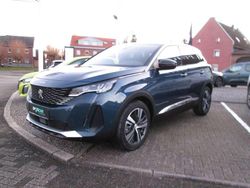 Celebesblau Gebraucht 2023 Peugeot 3008 Allure SUV | 20.990 € (Fairer Preis)