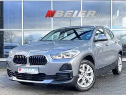 Grau (skyscraper grau metallic) Gebraucht 2023 BMW X2 Advantage SUV | 30.990 € (Superpreis)