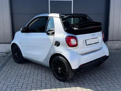 Weiß Gebraucht 2016 Smart ForTwo Cabrio Cabrio | 7.750 €