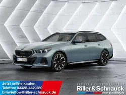 Cape york grün Neu 2025 BMW 530e M Sport Kombi | 92.025 €