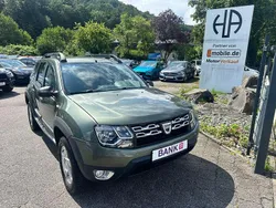 Grün Gebraucht 2014 Dacia Duster Lauréate SUV | 7.995 € (Etwas zu teuer)
