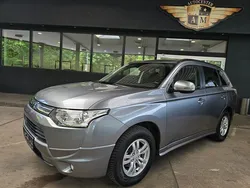 Grau Gebraucht 2013 Mitsubishi Outlander Invite SUV | 9.950 € (Fairer Preis)