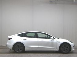 Weiss Gebraucht 2021 Tesla Model 3 Limousine | 23.480 € (Fairer Preis)