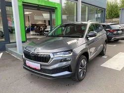 Grey (metallic) Neu 2025 Skoda Karoq Tour SUV | 32.990 € (Fairer Preis)