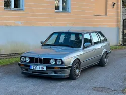 Grau Gebraucht 1988 BMW 325 Performance Kombi | 10.900 €