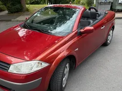 Rot Gebraucht 2004 Renault Mégane Cabriolet Cabrio | 1.950 € (Fairer Preis)