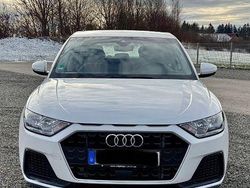 Weiß Gebraucht 2019 Audi A1 Sportback Advanced Kleinwagen | 17.700 € (Fairer Preis)