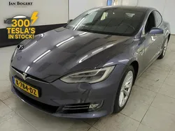 Grau Gebraucht 2020 Tesla Model S Long Range AWD Limousine | 35.900 € (Etwas zu teuer)