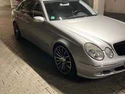Silber Gebraucht 2005 Mercedes E320 Limousine | 9.300 €