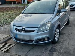 Silber Gebraucht 2005 Opel Zafira Van / Kleinbus | 850 €