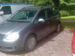 Grau Gebraucht 2005 VW Touran Trendline Van / Kleinbus | 899 € (Guter Preis)