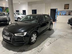 Schwarz Gebraucht 2015 Audi A3 Attraction Limousine | 12.990 € (Fairer Preis)