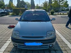 Silber Gebraucht 2001 Renault Clio II Kleinwagen | 1.890 €