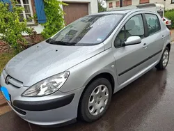 Grau Gebraucht 2004 Peugeot 307 Limousine | 3.500 € (Fairer Preis)