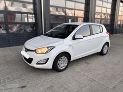 Weiß Gebraucht 2013 Hyundai i20 Edition Kleinwagen | 4.750 € (Etwas zu teuer)