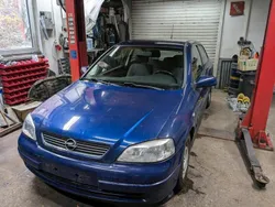 Blau Gebraucht 2003 Opel Astra Limousine | 1.050 € (Fairer Preis)