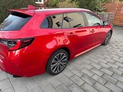 Rot Gebraucht 2021 Toyota Corolla Team Limousine | 21.700 € (Guter Preis)