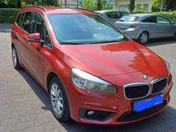 Rot Gebraucht 2016 BMW 216 Advantage Van / Kleinbus | 6.800 € (Fairer Preis)