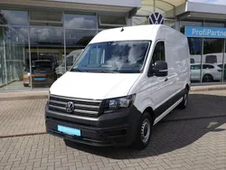 Candyweiß (white), solid Gebraucht 2024 VW Crafter Van | 36.300 € (Fairer Preis)