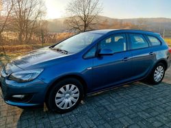 Blau Gebraucht 2014 Opel Astra Edition Kombi | 3.000 € (Guter Preis)