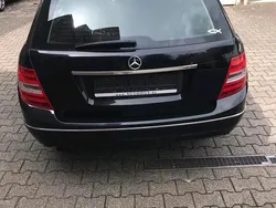 Schwarz Gebraucht 2011 Mercedes 200 Kombi | 6.000 €