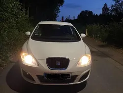 Weiß Gebraucht 2011 Seat Leon Kleinwagen | 4.700 € (Etwas zu teuer)