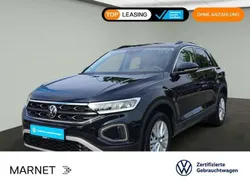 Deep black perleffekt Gebraucht 2024 VW T-Roc Life SUV | 30.630 € (Fairer Preis)