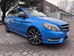 Blau Gebraucht 2014 Mercedes 200 Sport Limousine | 11.990 € (Fairer Preis)