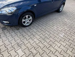 Blau Gebraucht 2010 Kia Ceed Attract Limousine | 3.499 € (Teuer)