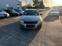 Grau Gebraucht 2006 Opel Astra Kombi | 1.499 € (Fairer Preis)