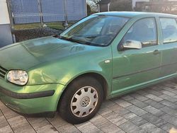 Grün Gebraucht 1999 VW Golf IV Kleinwagen | 1.550 € (Fairer Preis)