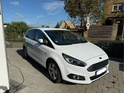 Weiß Gebraucht 2019 Ford S-MAX Titanium Van / Kleinbus | 17.600 € (Superpreis)